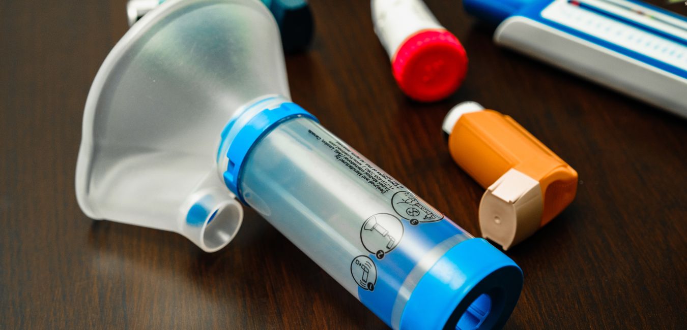 Na co uważać stosując leki wziewne na astmę?